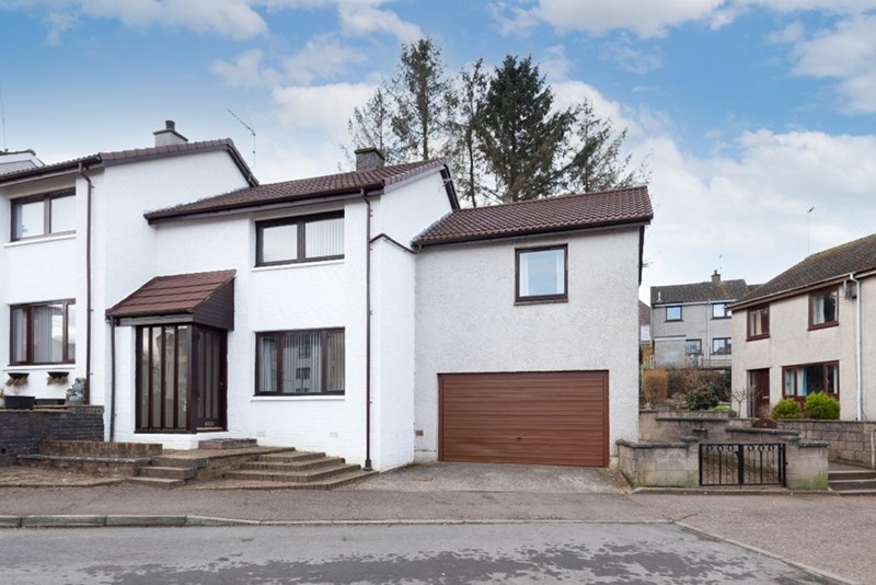 41 Lordburn Place, Forfar, DD8 2DE